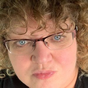 Meet your Posher, Carol